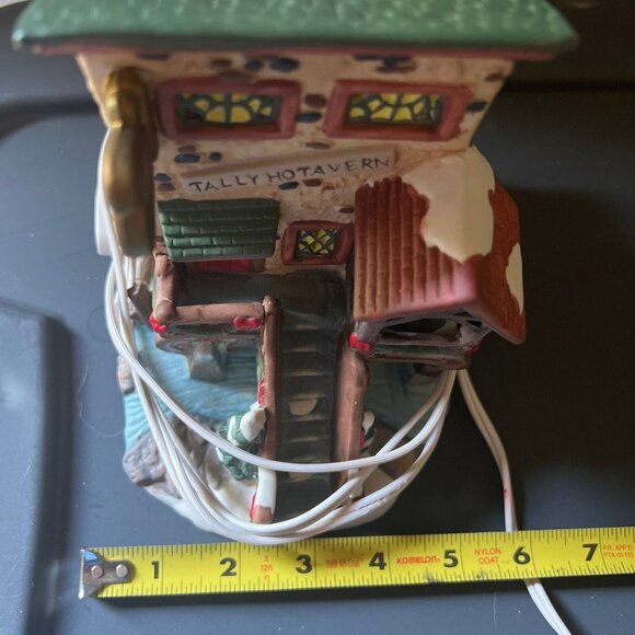 Vintage Christmas Streets Tally Ho Tavern 1999 Santas Village Ceramic Decoration - Picture 15 of 15